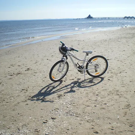 Bei Familie Habben Mit Pkw Stellplatz Appartamento