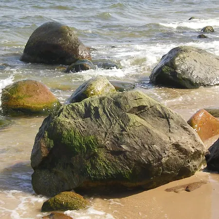 Bei Familie Habben Mit Pkw Stellplatz Appartamento Uckeritz