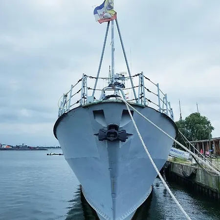 Bei Familie Habben Mit Pkw Stellplatz Appartamento Uckeritz
