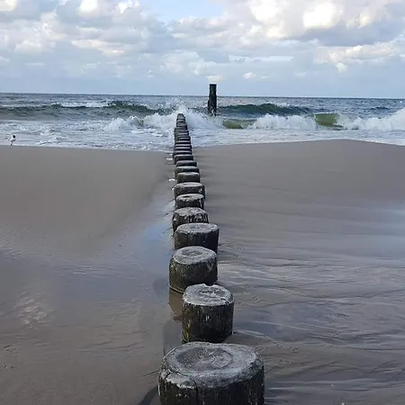 Bei Familie Habben Mit Pkw Stellplatz Appartamento Uckeritz